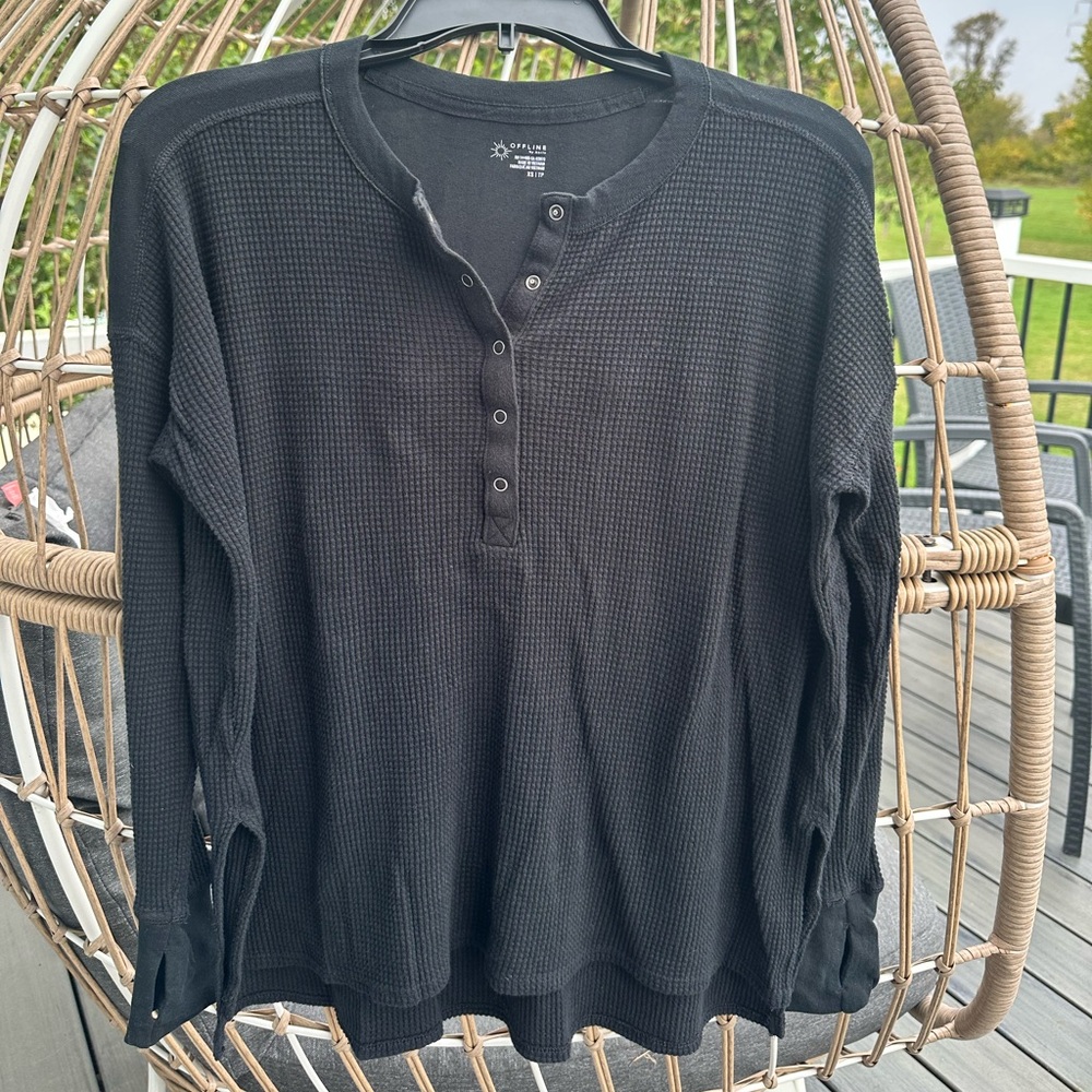 Black waffle knit offline by Arie long sleeve sweater